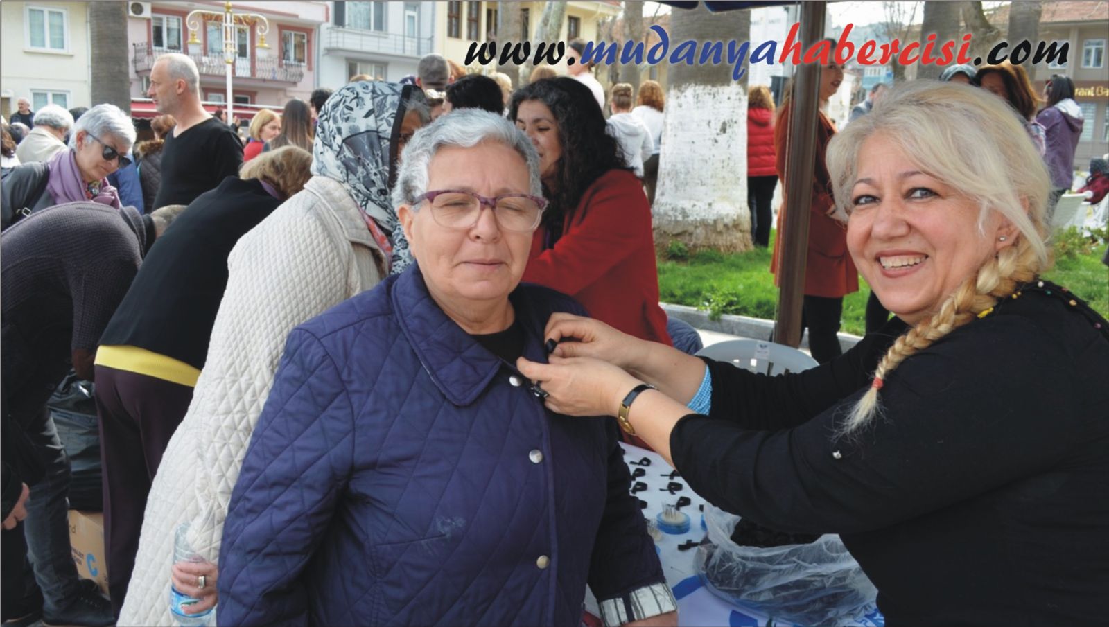 MUDANYALI KADINLAR SYAH KURDELE TAKTILAR
