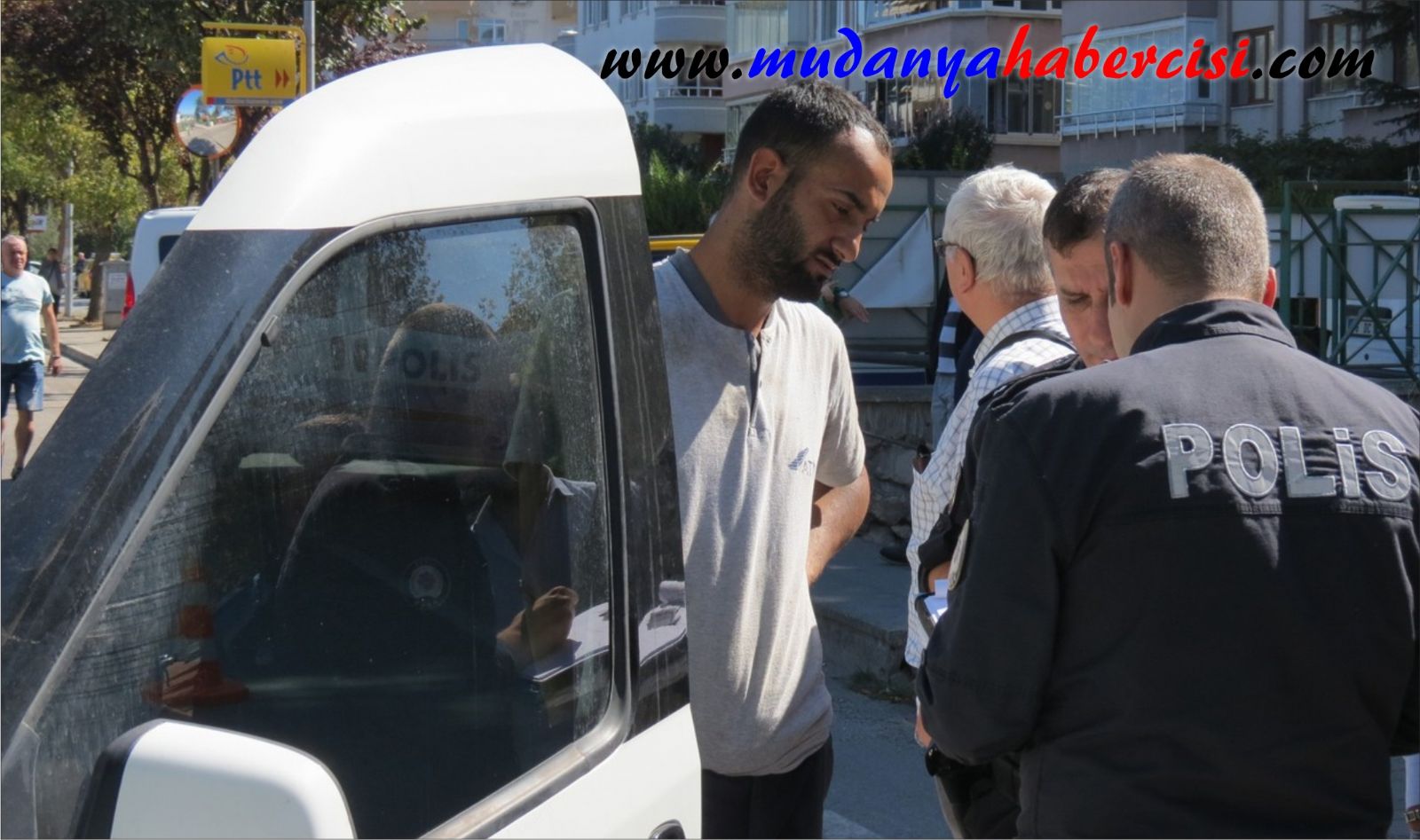 OKUL YOLUNDAK KAZADA K OCUK YARALANDI