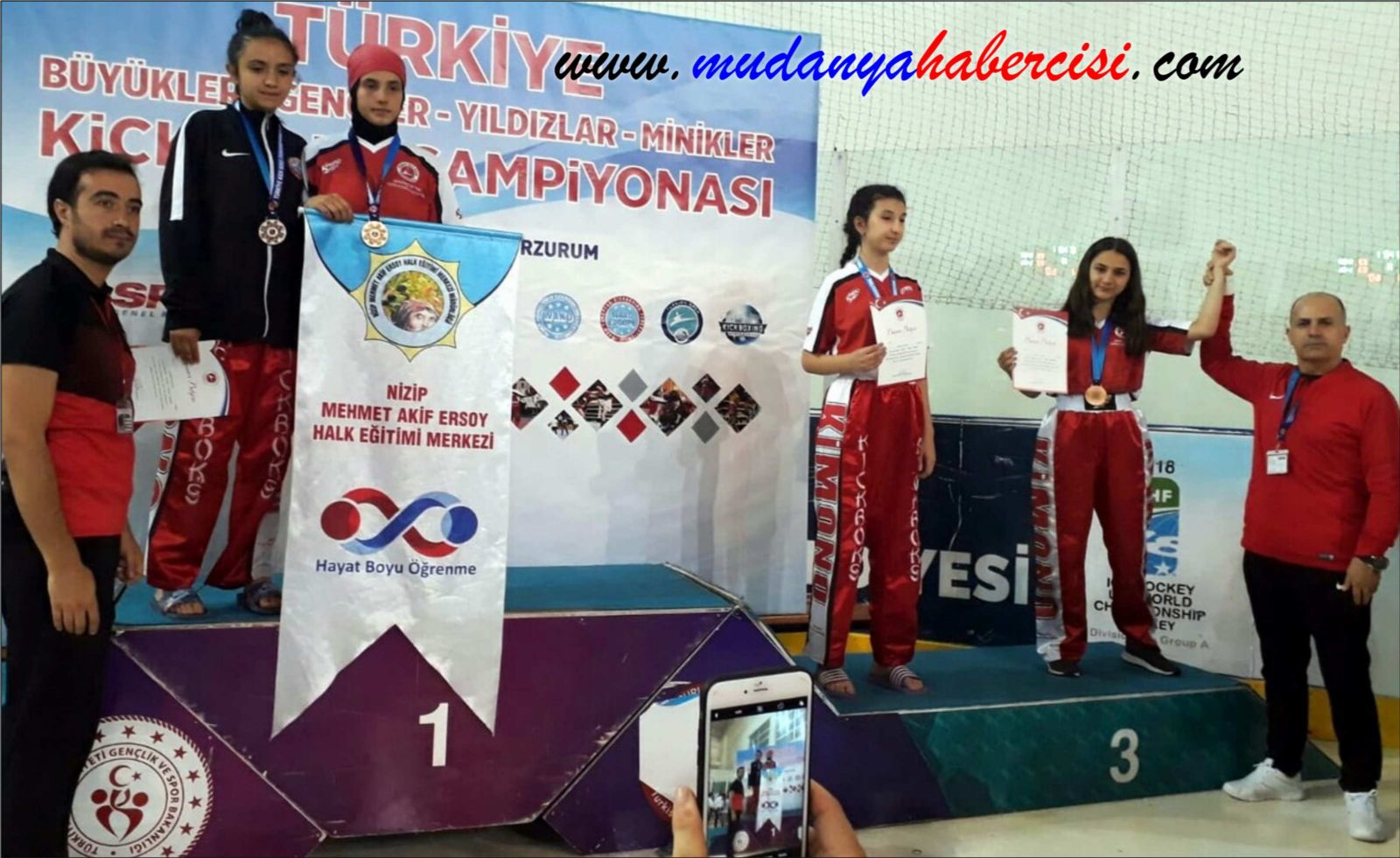 KCK BOKSULAR ALTIN VE BRONZ MADALYAYLA DNDLER
