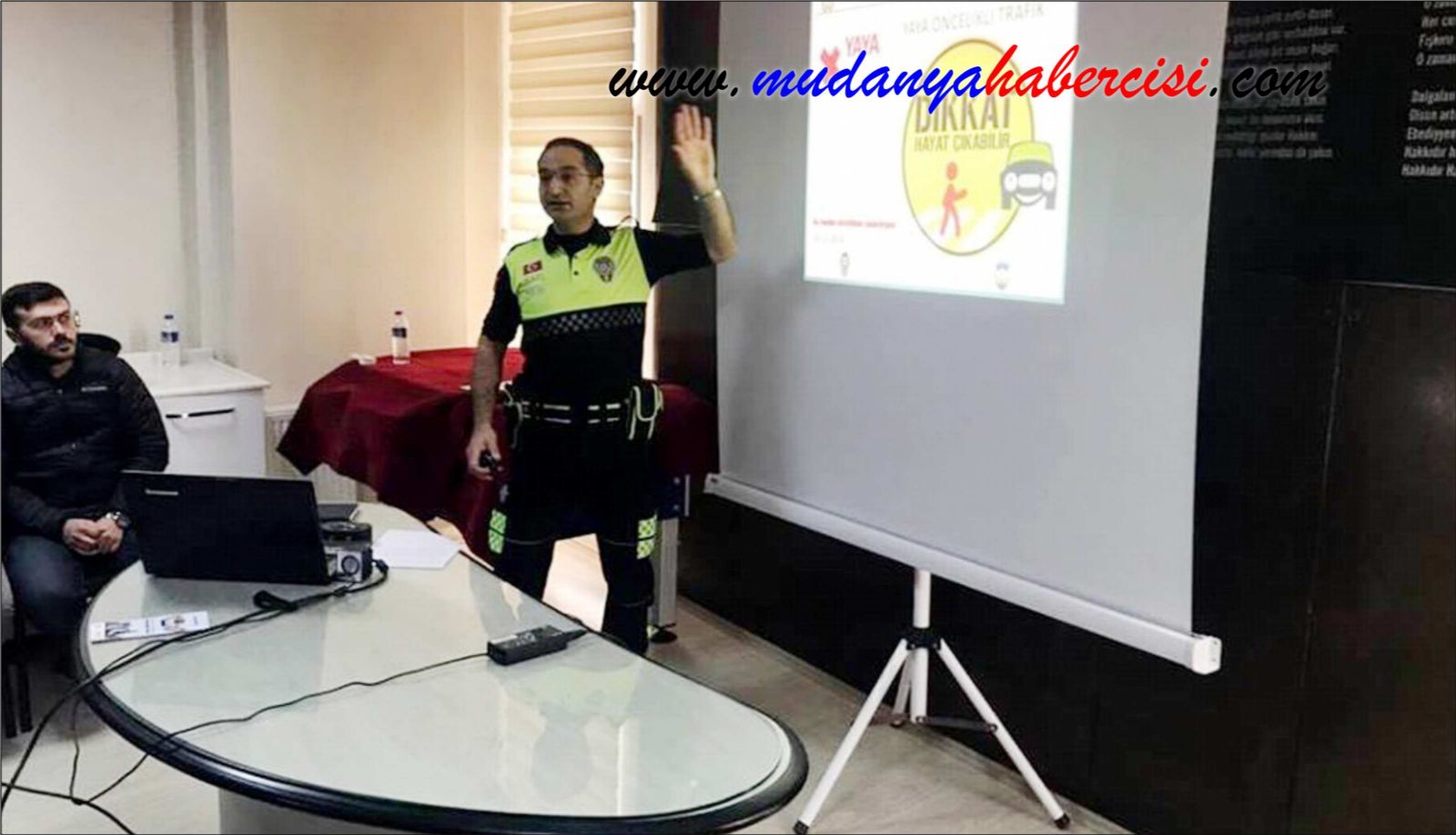 SERVSLERE ARA DNEMDE TRAFK SEMNER